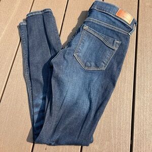Express Women’s Ankle Jeans Mid Rise Size 2